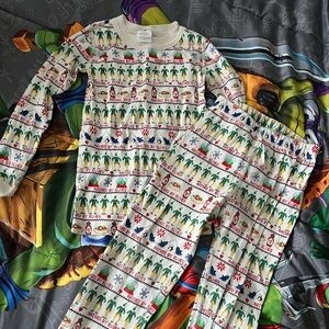 Hannah Andersson kids unisex US 5 elf Christmas pajamas
